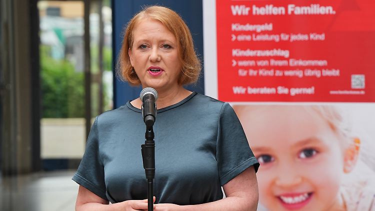 Familienministerin Paus soll mögliche Leistungsverbesserungen prüfen.  