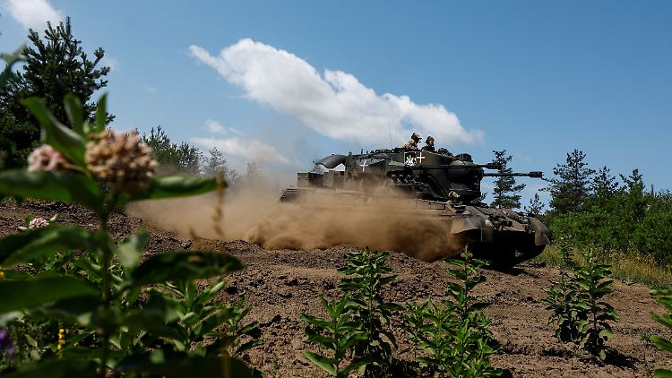 Die Ukrainer kämpfen an der Front um jeden Meter.