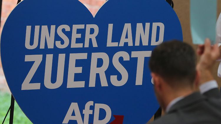 Mit der Idee, "Wir hier drinnen gegen die da draußen" kann die AfD laut dem Soziologen Klaus Dörre bei den Menschen punkten. 