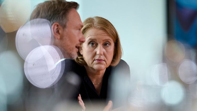 Gespart werden muss, nur wo und beim wem? FDP-Chef und Bundesfinanzminister Lindner und Familienministerin Paus sind da unterschiedlicher Auffassung.