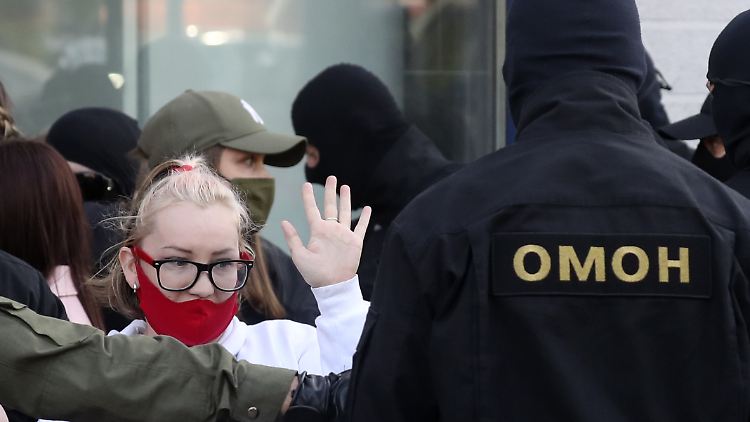 Zehntausende wurden bei den Protesten im Sommer und Herbst 2020 in Belarus festgenommen. Inzwischen kann die Opposition nur noch im Exil agieren.