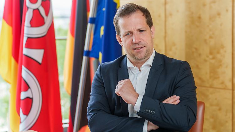 Würde Heike Makatsch gerne weiter in seiner Stadt ermitteln lassen: der Mainzer Oberbürgermeister Nino Haase.