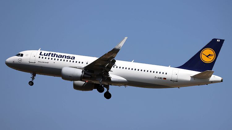 Bis 2030 will Lufthansa die CO2-Emissionen netto um 50 Prozent gegenüber 2019 reduzieren.