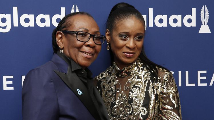 Gloria Carter (l.) und Roxanne Wiltshire sind jetzt Frau und Frau. 