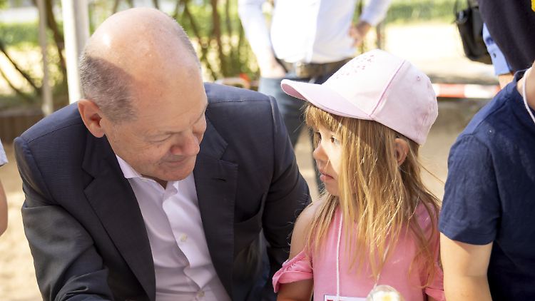 Der Kanzler zu Besuch in einer Kita in seinem Potsdamer Wahlkreis. (Archivbild)