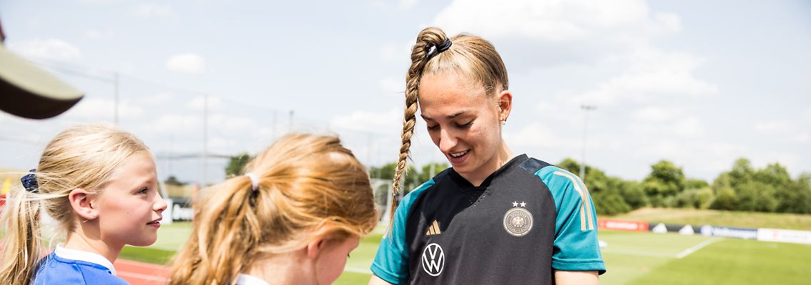 415659898.jpg
