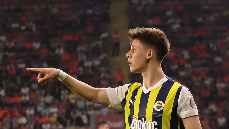 Mesut Özil sieht in Arda Güler einen kommenden Weltstar.