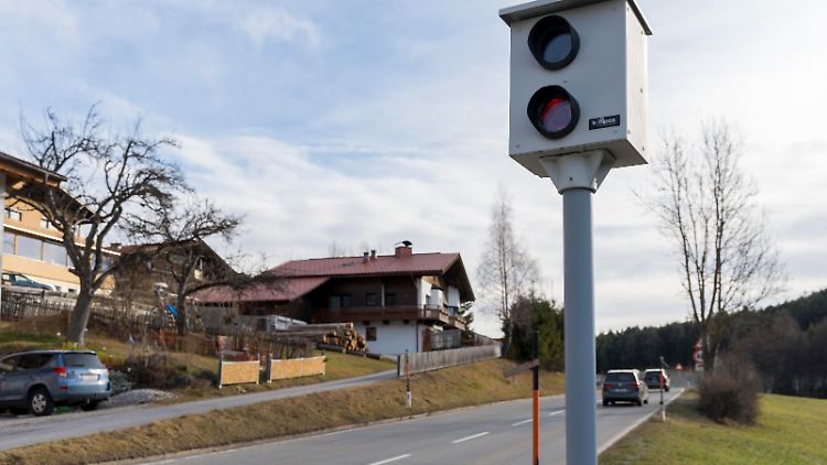 "Wer kein Auto mehr hat, kann nicht mehr rasen", sagt Klimaschutzministerin Gewessler.