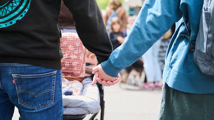 Eltern mit hohen Einkommen sollen kein Anrecht auf Elterngeld mehr haben. 