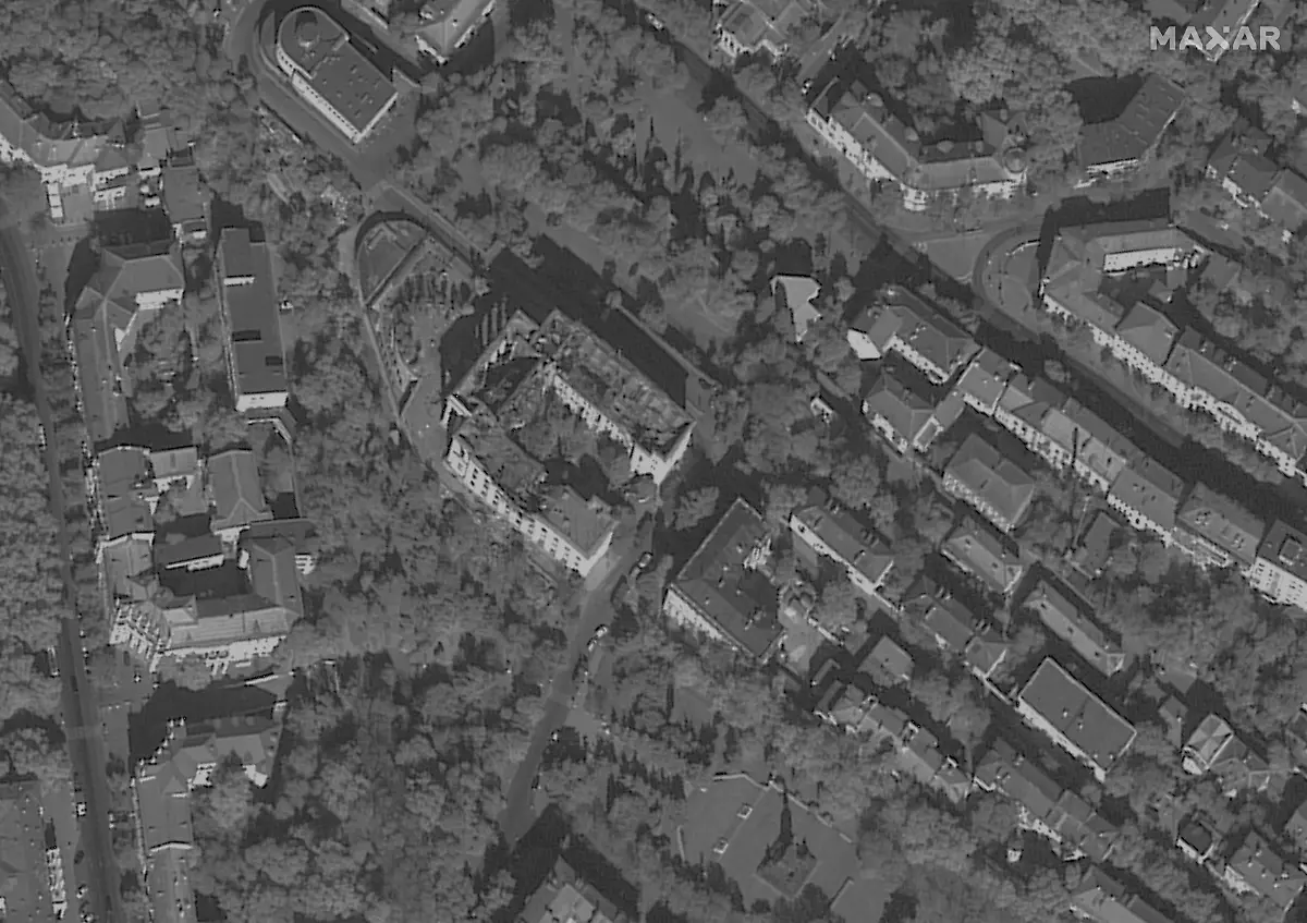 Ein-Satellitenbild-zeigt-das-beschossene-Hauptquartier-der-russischen-Schwarzmeerflotte