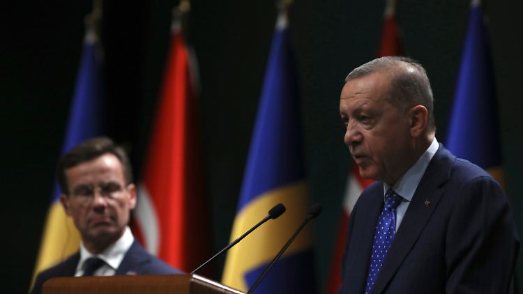 Trafen sich zuletzt im November in Ankara: Erdogan (r) und Schwedens Regierungschef Kristersson. 