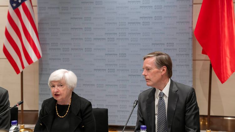"Wir wollen diversifizieren, nicht entkoppeln", sagte Yellen in Peking.