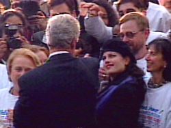 Eine für alle: Monica, die anderen Mädchen und die alten Männer