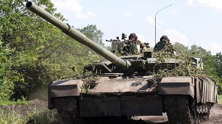 Russischer Kampfpanzer in der Ukraine: Kann der Stellungsbau die ukrainische Gegenoffensive aufhalten? 