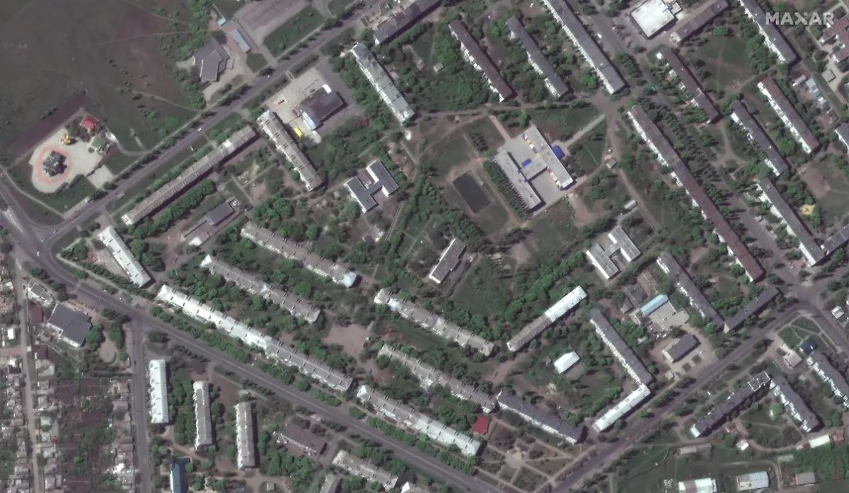 Ein-Satellitenbild-von-Maxar-zeigt-ein-Viertel-in-der-ukrainischen-Stadt-Bachmut-am-8-Mai-2022