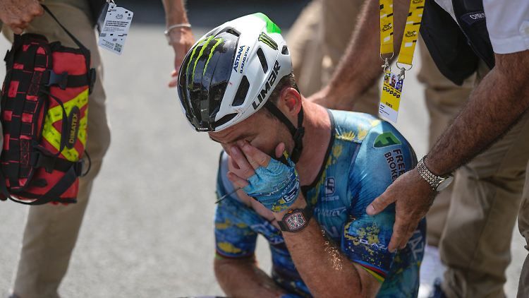 Aus der Traum vom Tour-Rekordsieg in diesem Jahr: Mark Cavendish stürzt auf der 8. Etappe und kann nicht weiterfahren.