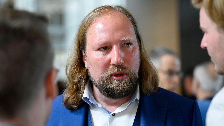 Anton Hofreiter hält ausgerechnet Oppositionsführer Friedrich Merz für eine Stütze der Ampelkoalition.
