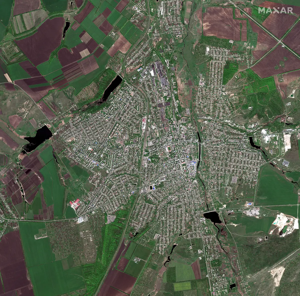 Ein-Satellitenbild-von-Maxar-zeigt-die-ukrainische-Stadt-Bachmut-am-8-Mai-2022