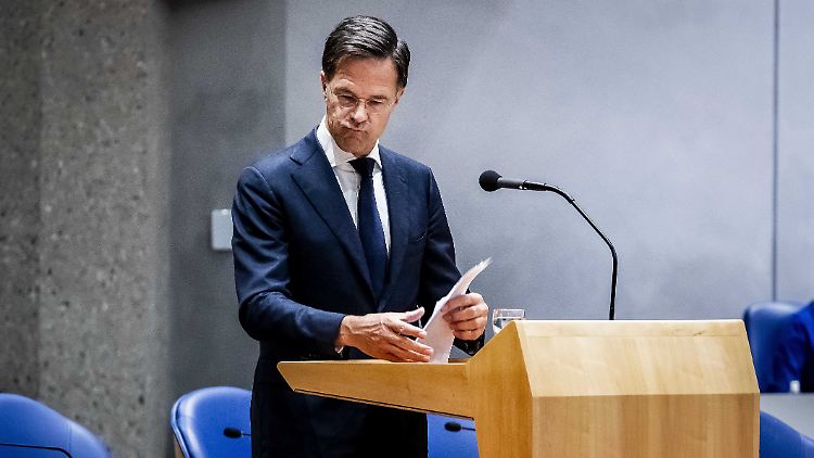 Ruttes Mitte-Rechts-Koalition aus vier Parteien war am Freitag am Streit über den Familiennachzug von Asylsuchenden zerbrochen.