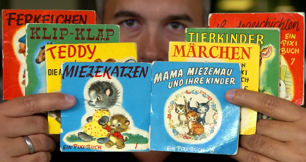 Die-acht-Baende-der-ersten-Serie