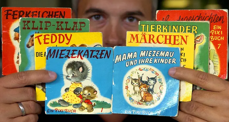 Die-acht-Baende-der-ersten-Serie