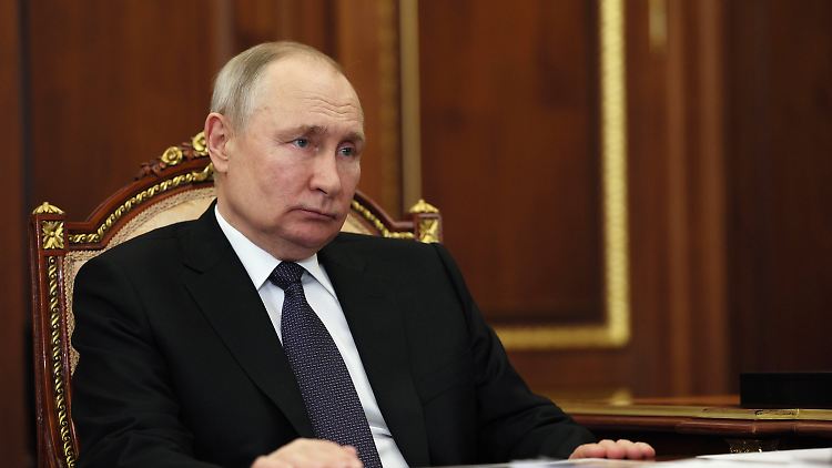 Die Kommandeure hätten Putin ihre Unterstützung versichert und erklärt, sie seien seine Soldaten.