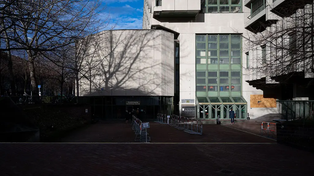 Aussenansicht-des-Strafjustizzentrums