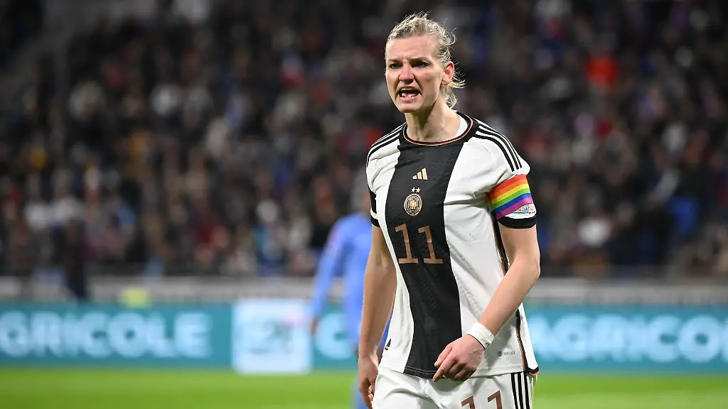 Wuerde-gerne-unter-Juergen-Klopp-trainieren-Alexandra-Popp