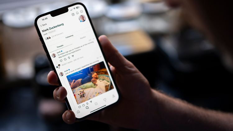 Noch ist Threads werbefrei. Ums Geldverdienen möchte Meta-Eigner Mark Zuckerberg sich angeblich noch gar keine Gedanken machen. 