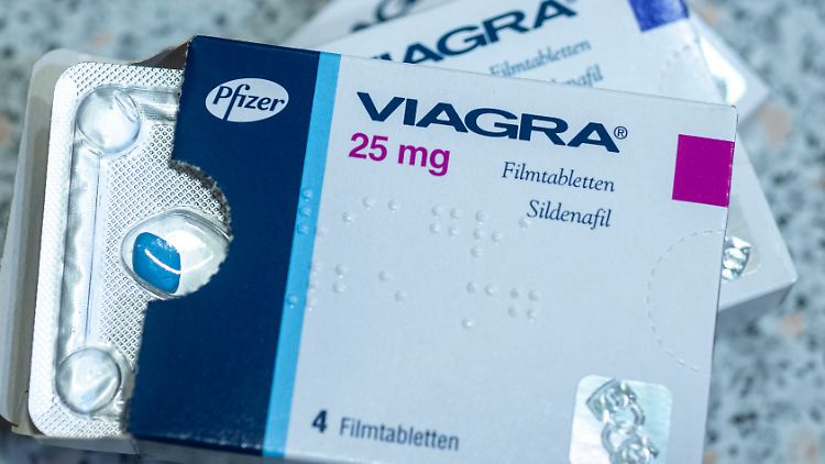 Sollen auch bei einer Dosierung von 25 Milligramm künftig nur auf Rezept zu erhalten sein: Viagra mit dem Wirkstoff Sildenafil. 