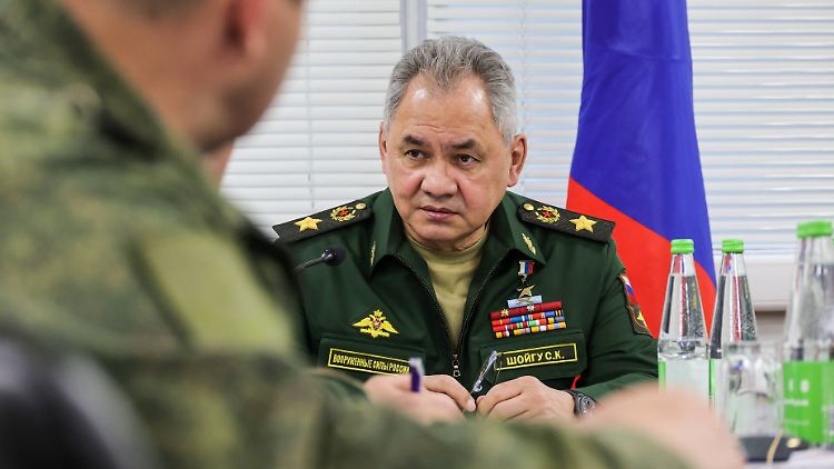 Russlands Verteidigungsminister Schoigu widerspricht Berichten über Erfolge der ukrainischen Offensive. 