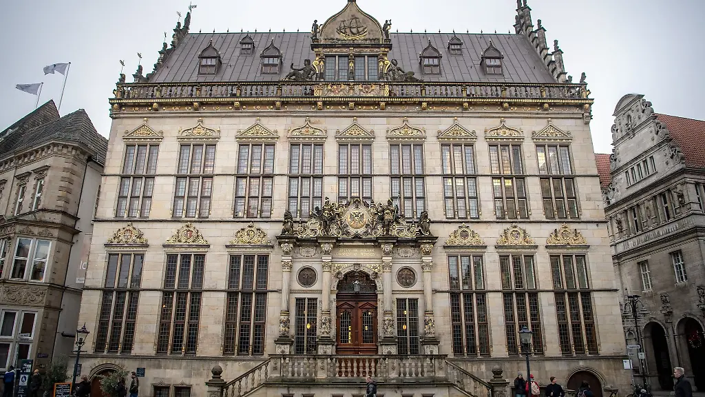 Das-Haus-Schuetting-am-Marktplatz-Die-Handelskammer-hat-dort-ihren-Sitz