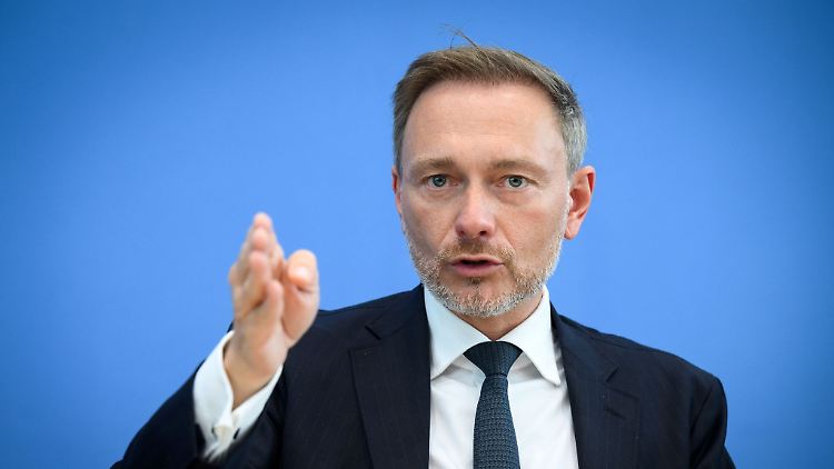 Lindner zieht in Zweifel, ob höhere Leistungen über die Kindergrundsicherung ihren Zweck erfüllen.