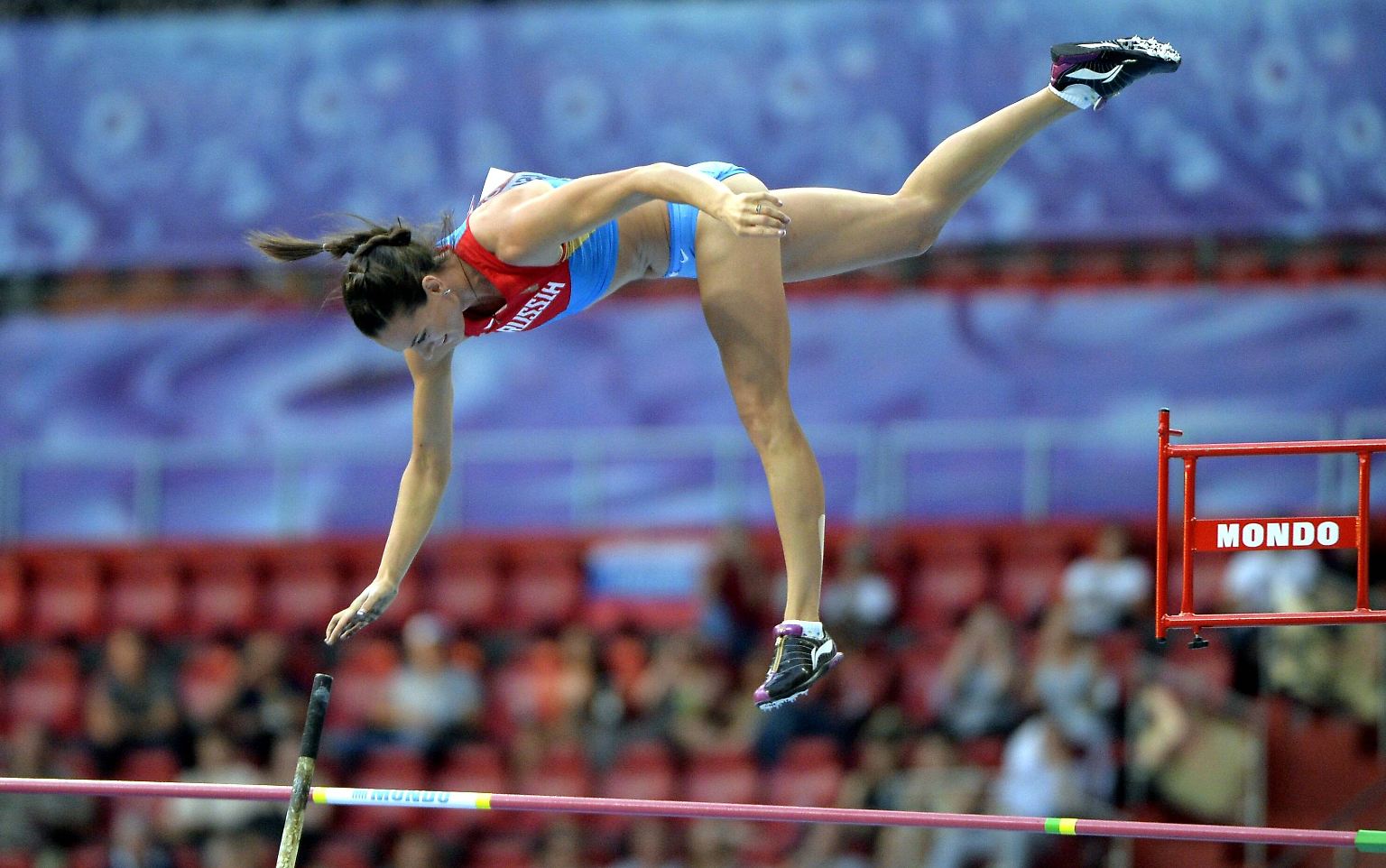 Berühmt wird Jelena Issinbajewa wegen ihrer sportlichen Leistungen.