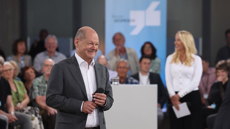 Scholz beim Kanzlergespräch im bayerischen Füssen.