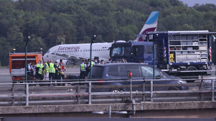 Vier Minuten nach dem Alarm am Düsseldorfer Flughafen trafen die ersten Einsatzkräfte ein. 
