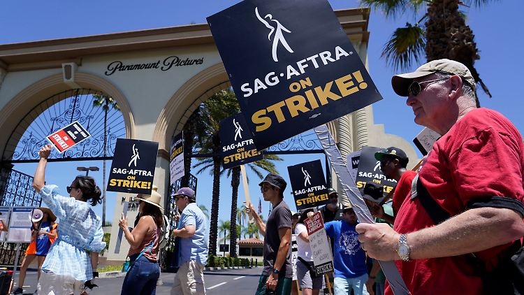 Die Protestler marschierten unter anderem zu Paramount und Netflix.