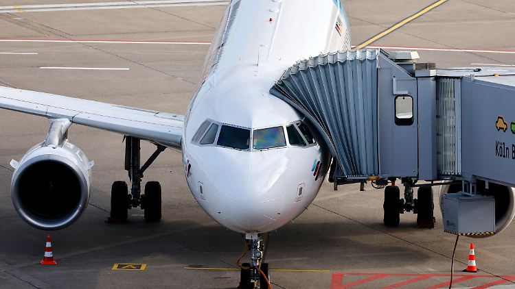 Bundesministeriums-Mitarbeiter haben insbesondere bei einer Flugverbindung besonders oft zugeschlagen.