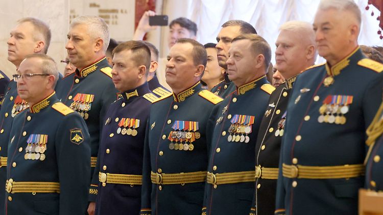 Russische Offiziere bei einer Zeremonie in Moskau.