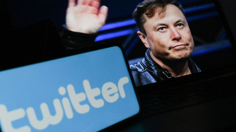 Bye bye, Money. Die Werbeeinnahmen von Twitter sollen um knapp 50 Prozent eingebrochen sein. 