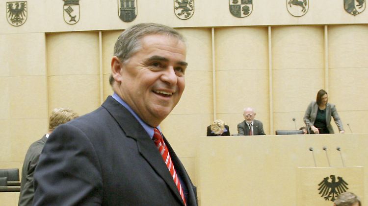 Der Wechsel des CDU-Politikers ans höchste deutsche Gericht ist umstritten und noch unbestätigt.