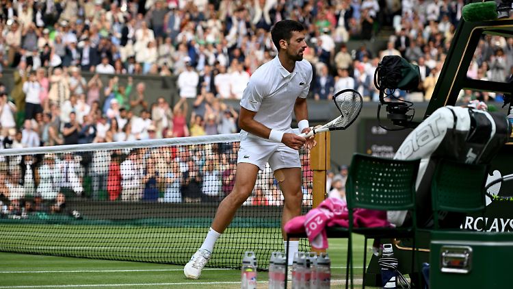 Kurz vor dem Ende des Wimbledon-Finals rastete Novak Djokovic aus.