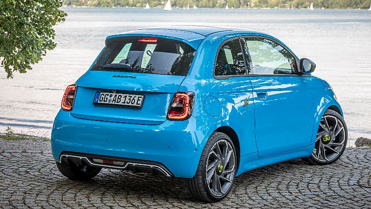 Kräftiger Diffusor, wilder 500e - als Abarth wird der Cinquecento zur bissigen elektrischen Alternative.