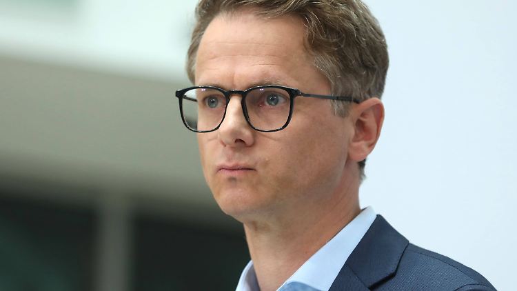 Linnemann verweist darauf, dass die Strafprozessordnung Schnellverfahren erlaube. "Es muss nur genutzt werden", sagt er bei "RTL Direkt".