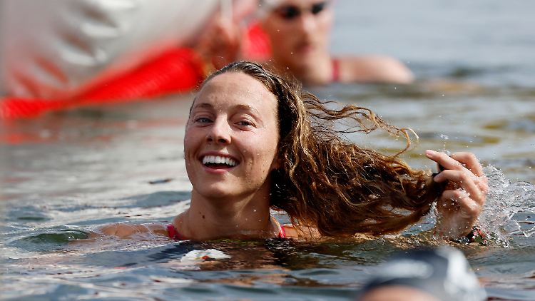 Mit der Olympia-Qualifikation in der Tasche schwimmt es sich befreit für Leonie Beck.