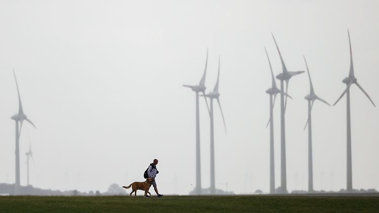 Während der Windkraft-Ausbau vor allem in Schleswig-Holstein vorankommt, hängt Süddeutschland hinterher.