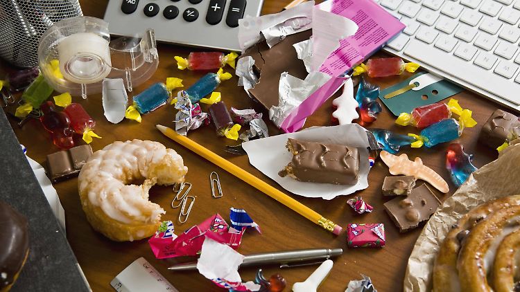 Bei Stress versuchen manche Menschen, sich mit Süßem zu beruhigen. 