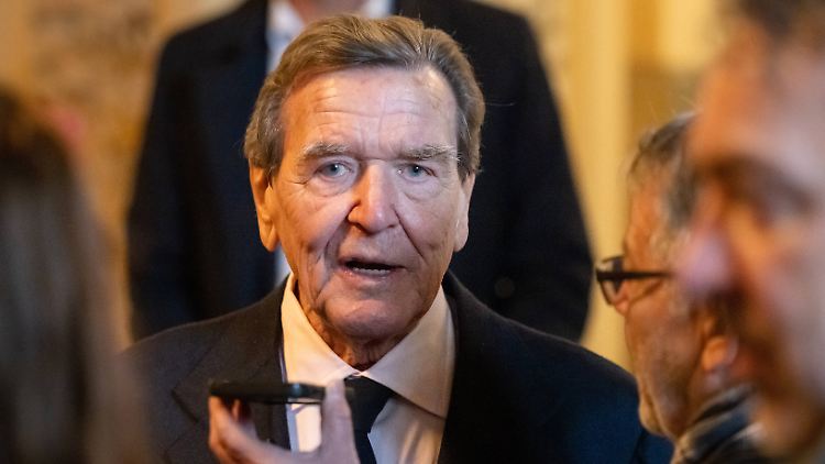 Seine Verbindungen nach Russland brachten Gerhard Schröder zuletzt immer mehr in Verruf.