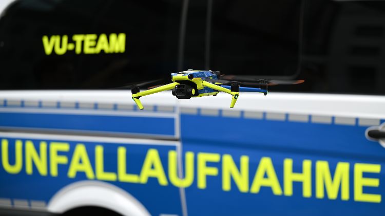 Auch die Polizei setzt Drohnen ein, unter anderem für die Unfallaufnahme.