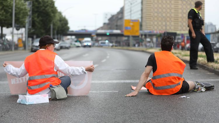 Die Letzte Generation bei einem Protest in Berlin